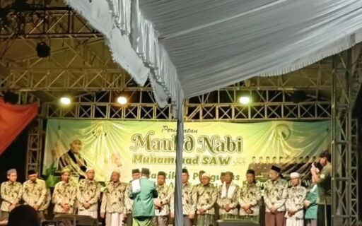 Maulid Nabi dan Pelantikan DKM Al-Muhajirin, Dirangkai Layanan Sosial untuk Masyarakat Maulid Nabi dan Pelantikan DKM Al-Muhajirin, Dirangkai Layanan Sosial untuk Masyarakat