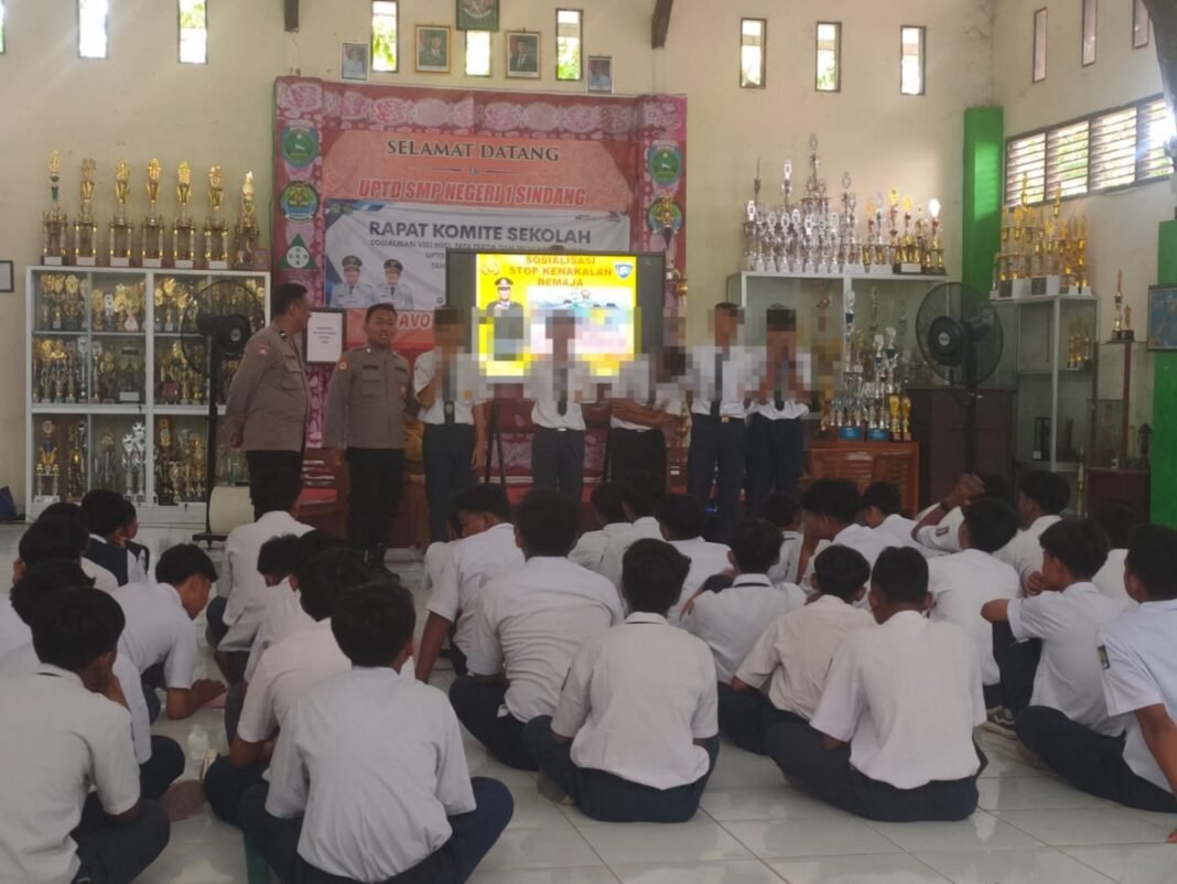 Satbinmas Polres Indramayu Kumpulkan Puluhan Pelajar dan Orang Tua di Indramayu, Ada Apa ? Satbinmas Polres Indramayu Kumpulkan Puluhan Pelajar dan Orang Tua di Indramayu, Ada Apa ?