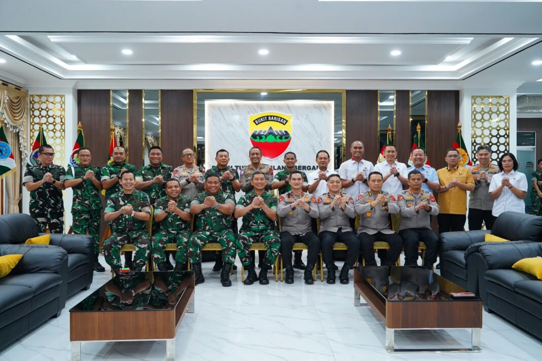 Kapolda Sumut Sonny Irawan Silaturahmi ke Pangdam I/BB, Perkuat Sinergi TNI – Polri Kapolda Sumut Sonny Irawan Silaturahmi ke Pangdam I/BB, Perkuat Sinergi TNI – Polri