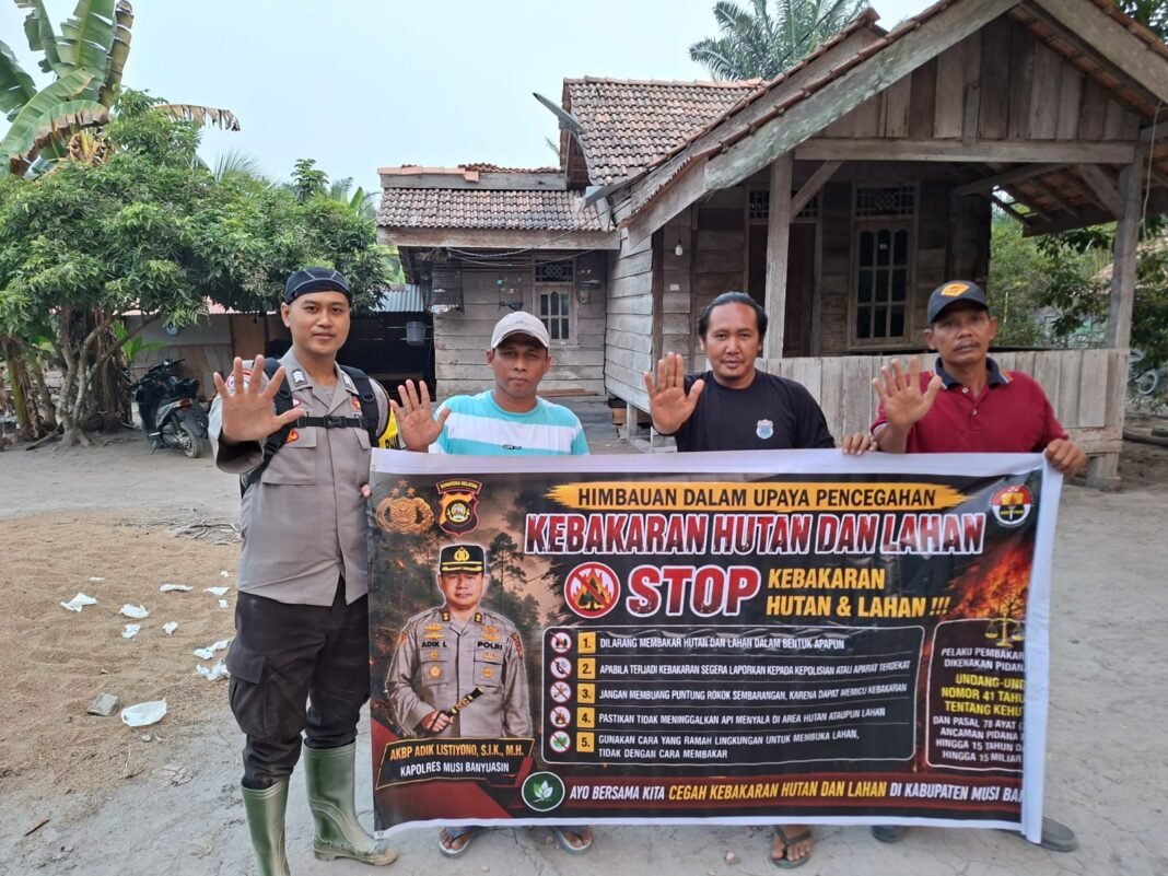 Serap Aspirasi Warga, Bhabinkamtibmas Sambangi Desa Pulai Gading Serap Aspirasi Warga, Bhabinkamtibmas Sambangi Desa Pulai Gading