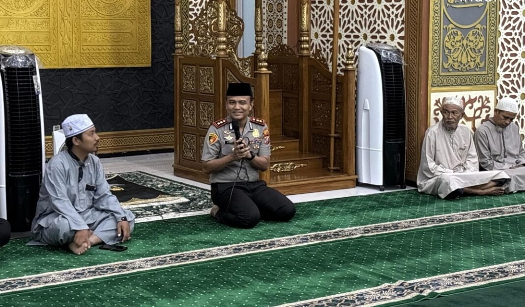 Kapolres Sibolga Hadir di Masjid Al – Falah, Perkuat Silaturahmi Lewat Program Subuh Keliling Kapolres Sibolga Hadir di Masjid Al – Falah, Perkuat Silaturahmi Lewat Program Subuh Keliling