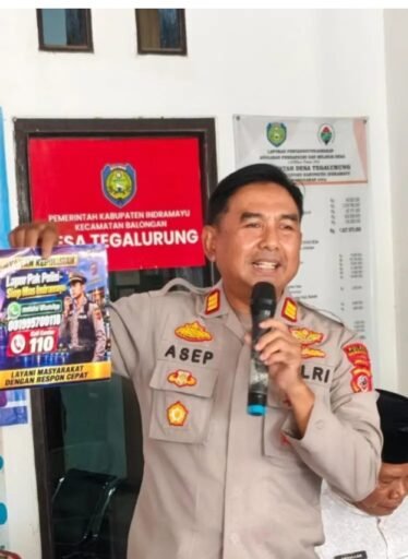 Kapolsek Balongan Tegaskan Video Bentrokan di Junti-Balongan Hoaks, Warga Diminta Tak Terprovokasi Kapolsek Balongan Tegaskan Video Bentrokan di Junti-Balongan Hoaks, Warga Diminta Tak Terprovokasi