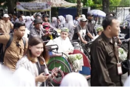Kapolres Indramayu Hadiri Kegiatan Kirab Dalam Rangka Peringatan Hari Jadi Indramayu Ke-499 Kapolres Indramayu Hadiri Kegiatan Kirab Dalam Rangka Peringatan Hari Jadi Indramayu Ke-499